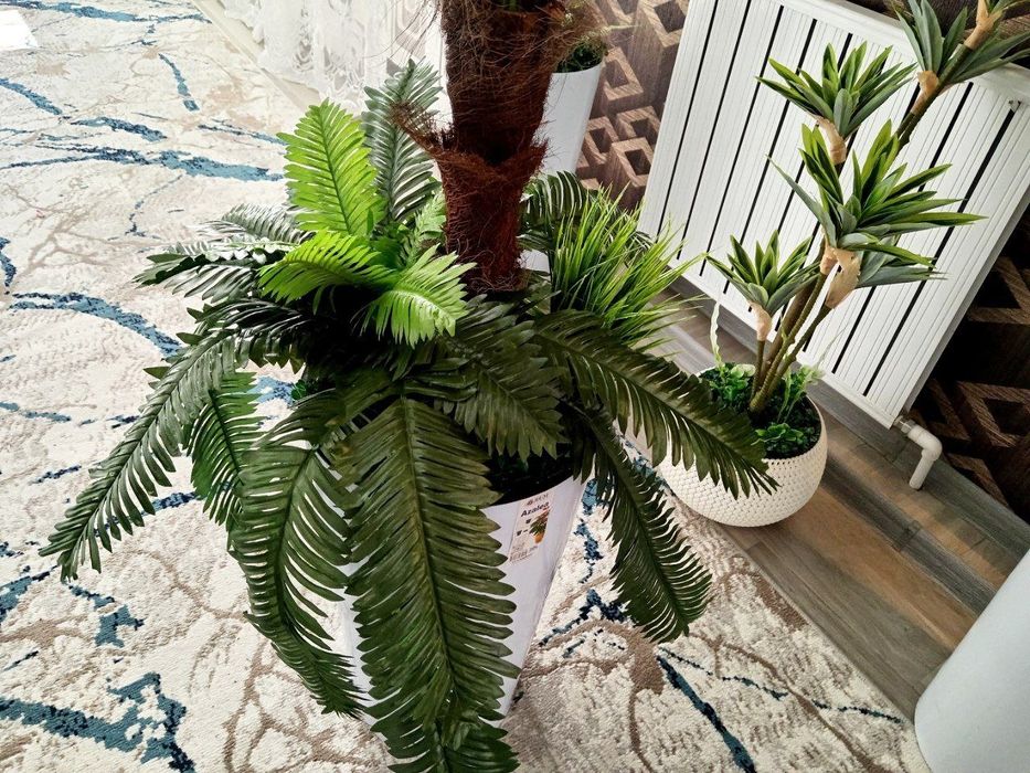 Искусственные цветы. Палма.. искусственные деревья.