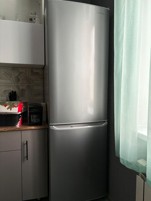 Продам новый холодильник