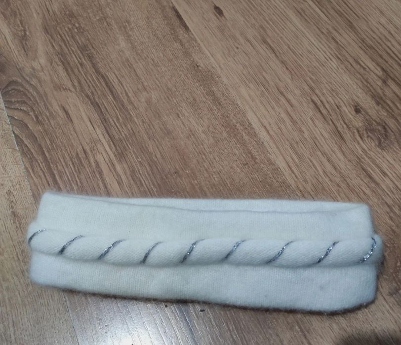 Banderola damă din angora și lână