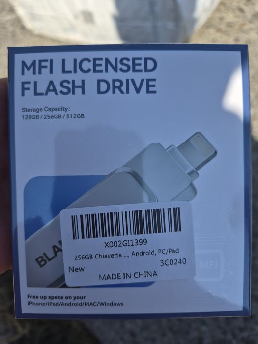 Stick de memorie 250gb