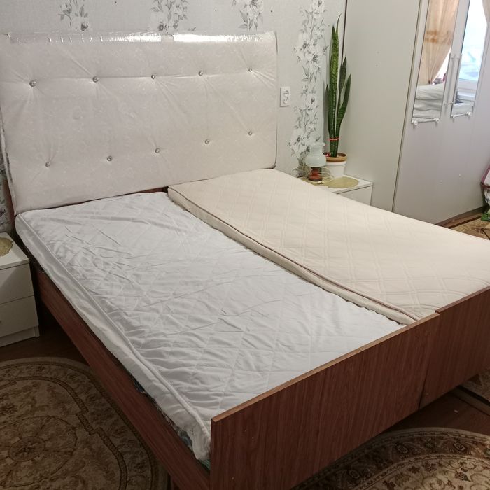 Прихожая , диван, кровать