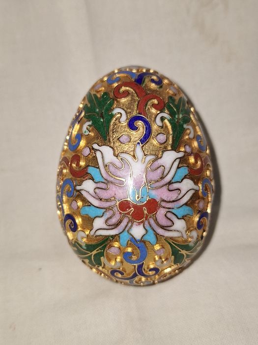 Старо яйце клоазоне с емайл и позлата