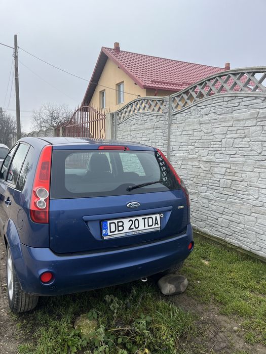 Vând mașină Ford