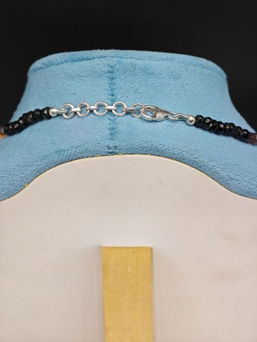 Колие от турмалин със сребърна закопчалка