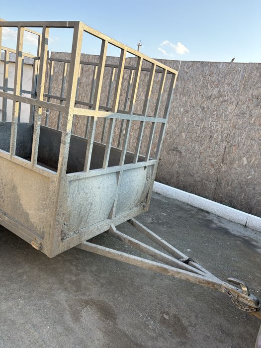 Продам прицеп коневозку