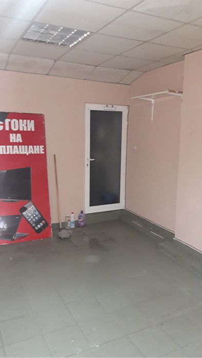 Дава се търговски обект под наем