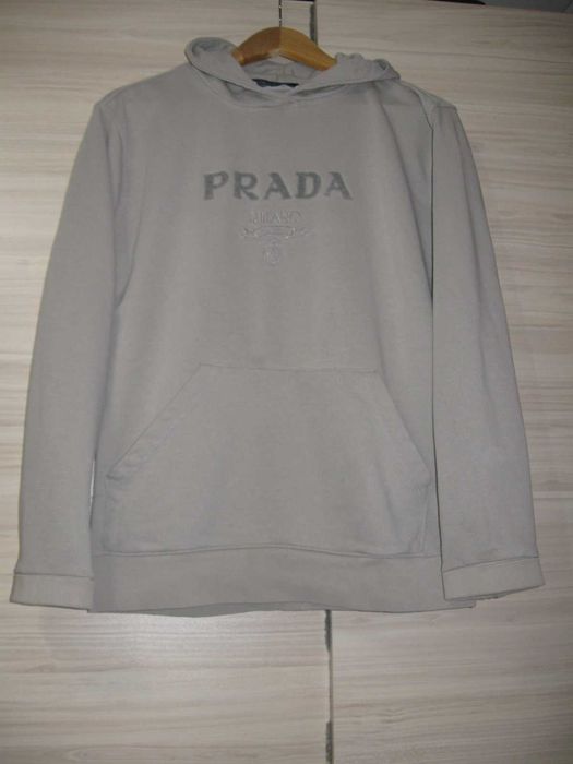 Prada ватиран суичър с качулка