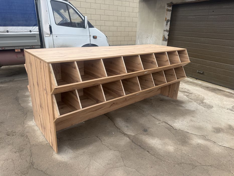 Стеллаж с ячейками