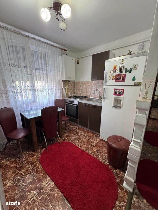 De vanzare apartament cu 2 camere si balcon, mobilat si utilat, 50000e