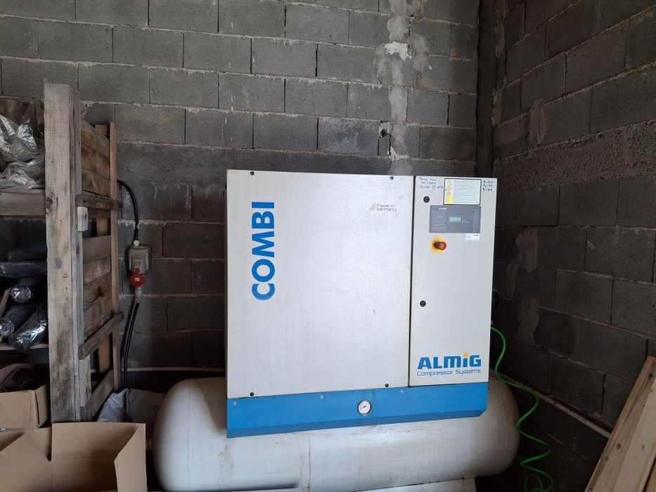 Mașina rindeluit la patru fete