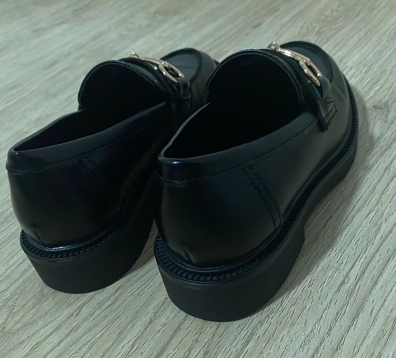 Mocasini H&M noi cu cataramă aurie – Mărimea 35