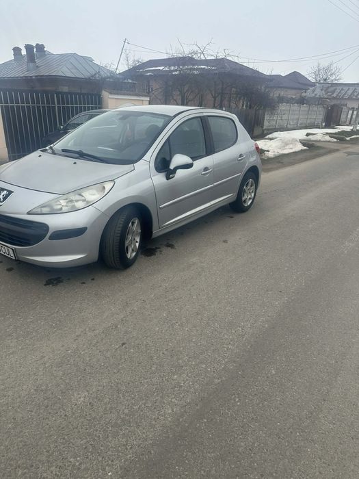 Peugeout 207 1.4 benzina