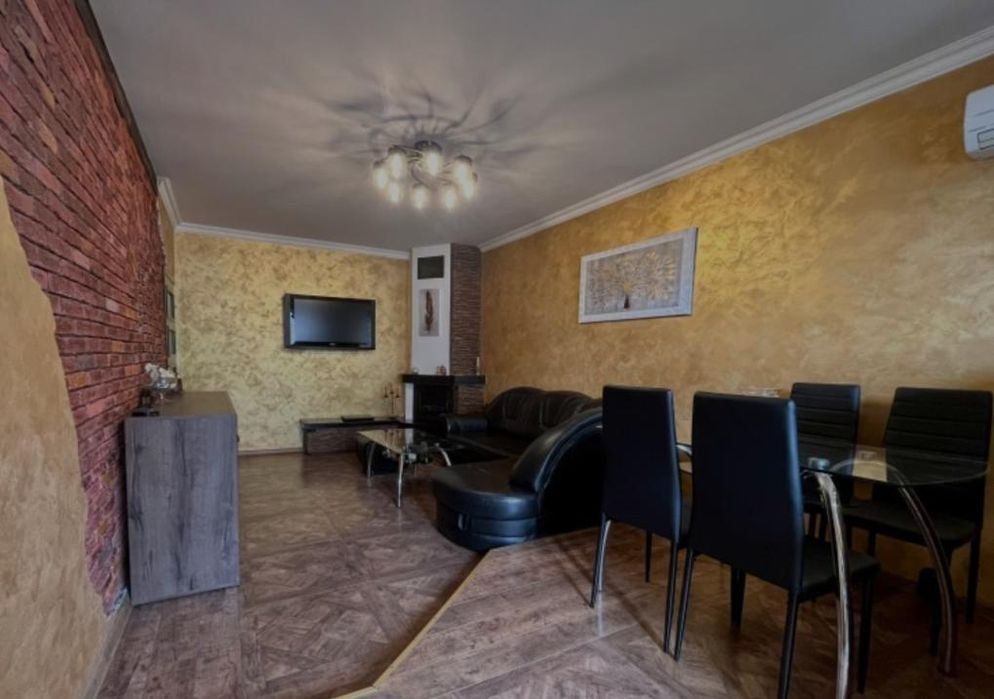 Дава се под наем Тристаен апартамент в София, Модерно предградие - 67 кв.м за 500 € - Снимка #1