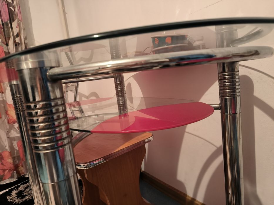 Стол и стулья для кухни