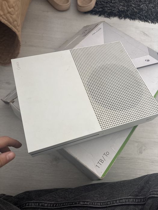 Vand/schimb cu monitor xbox one s 1tb
