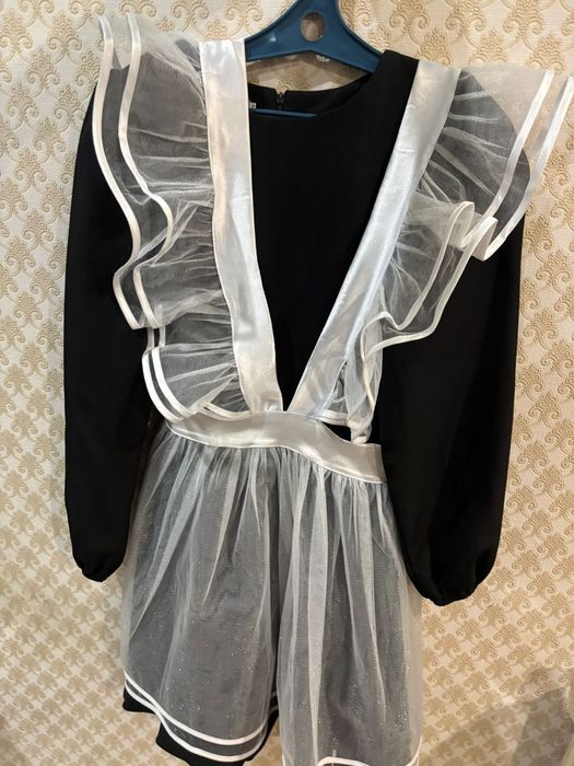 Платье с фартуком