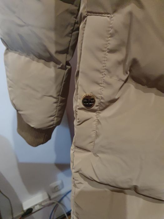 Vand  sau schimb geaca groasa marimea S