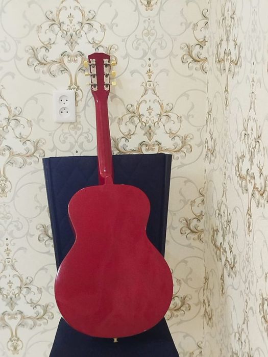 Продам акустическая гитара