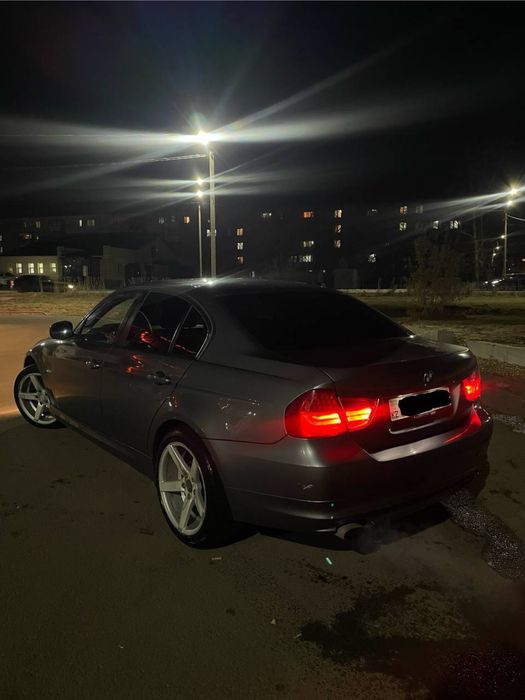 Продам BMW 318 E90 рестайлинг