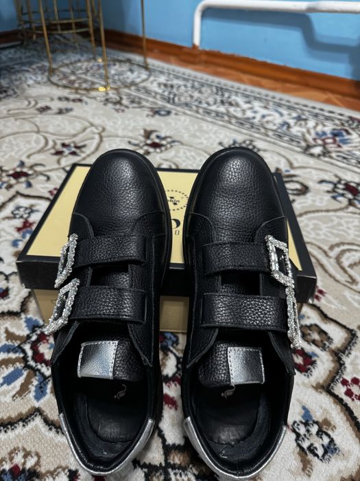 Robin бренд аяқ киімі