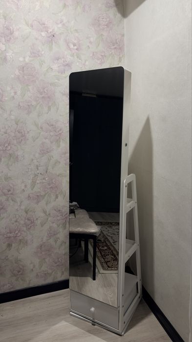 Зеркало напольное