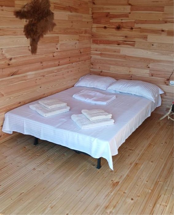 Inchiriez Căbănuțe Rustice – Locație Liniștită