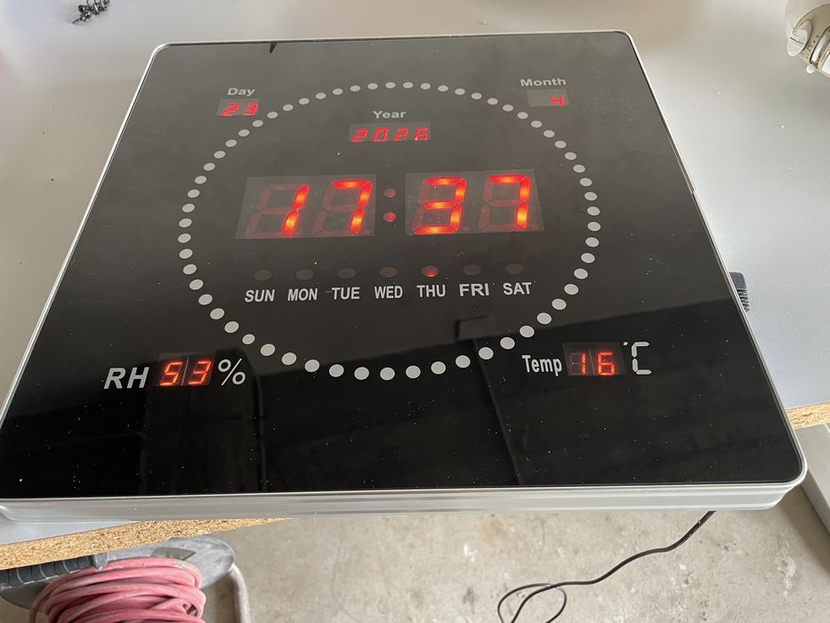 Ceas mare de perete cu temperatura si umiditate