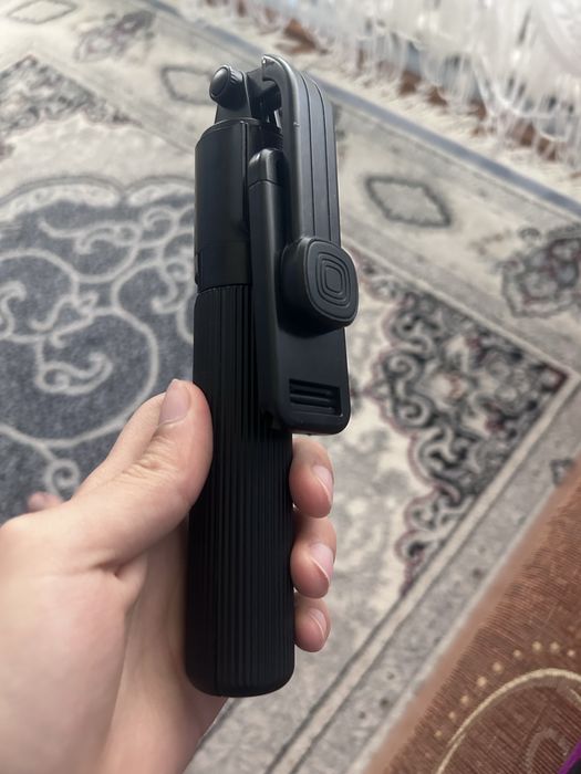 Селфипалка (монопод) стриподоми Bluetooth пультом