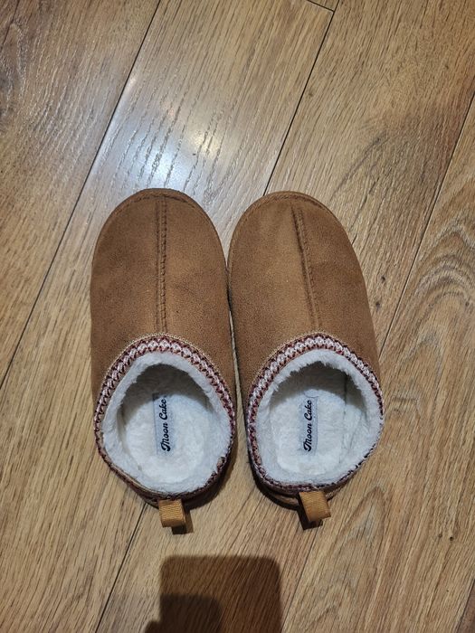 Papucei de casă Moon Cake 33