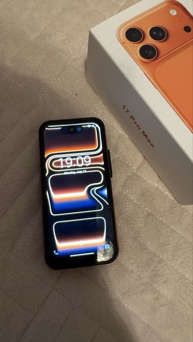 Продам IPhone 17 mini на базе Android