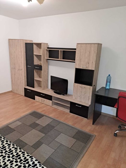 PROPRIETAR inchiriez apartament 1 camera mobilata si utilata in lipov