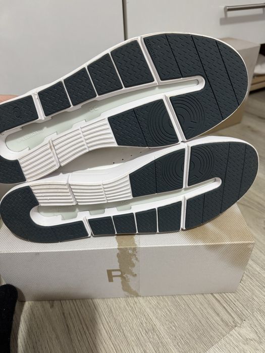 Маратонки ON running The Roger