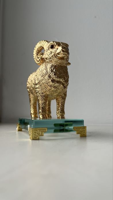 Золотой баран статуэтка