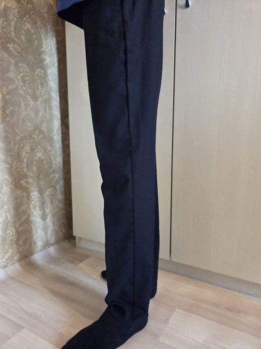 Продам школьные брюки 2 пары размер 152