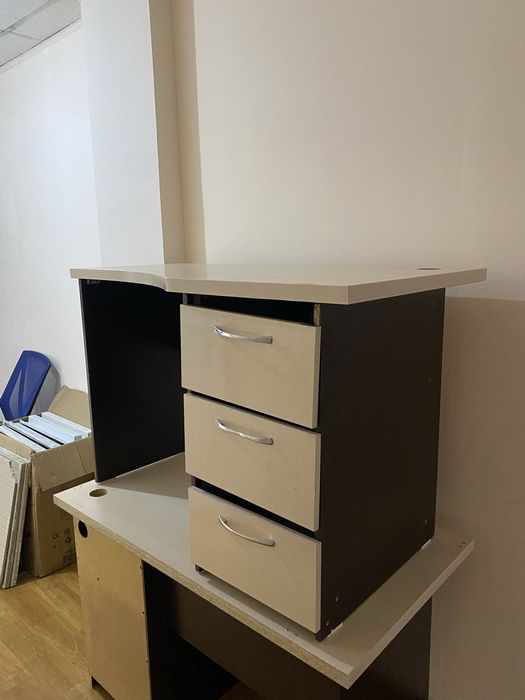 Мебель для офиса/дома срочно!