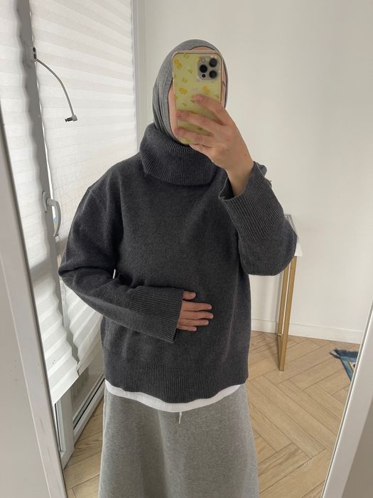 Свитер шерстяной