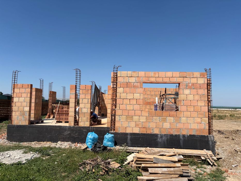 Casa individuala la roșu – Teren 550 MP + utilități – CĂRPINIȘ, BRAȘOV