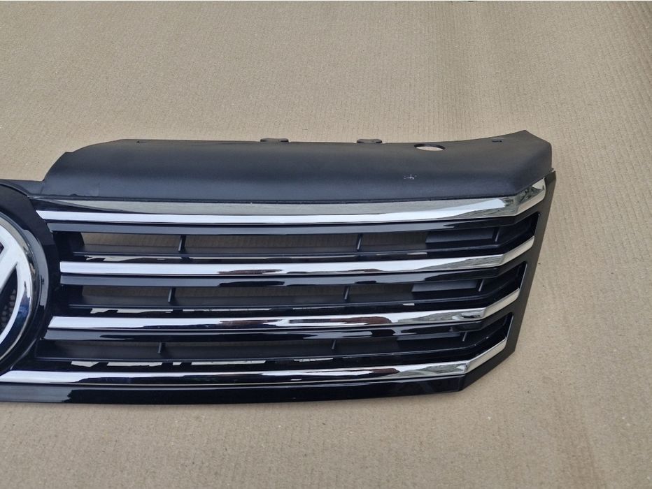 Grila centrala Vw Passat B7 NOUA 2010-2014