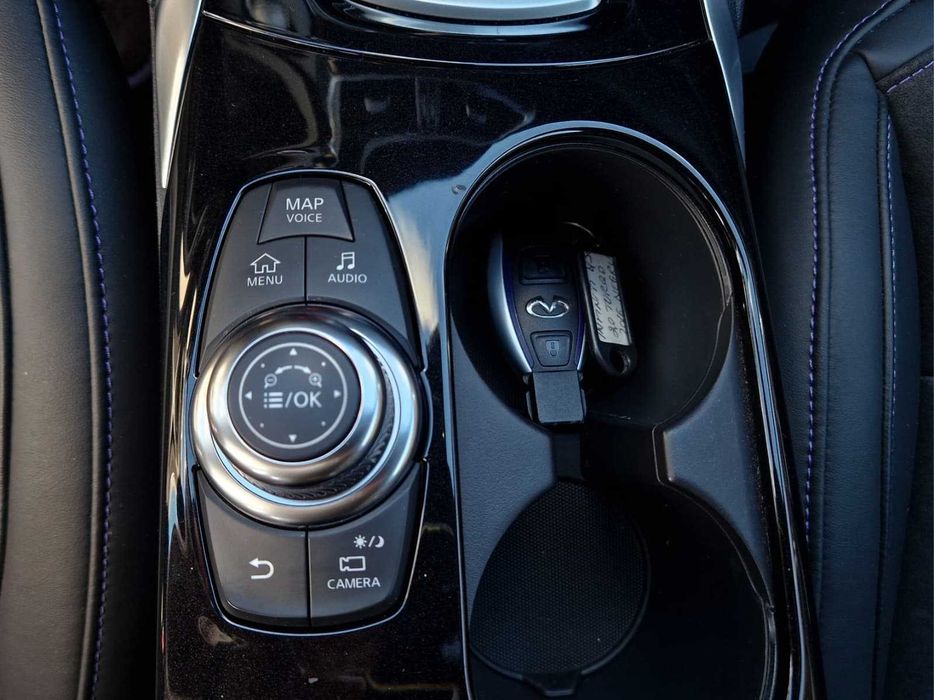 Infiniti Q30 S 2.0t 210 CP 2016 4x4 Automat/Sport City Black/Led/Piele/Navigatie/Alcantara/Panoramic/Camera/Touch/Jante 19/