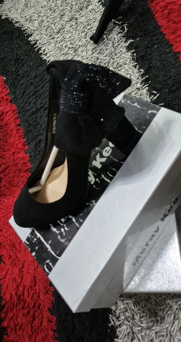 Женские новые туфли