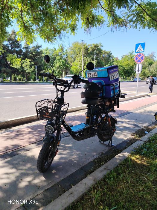 Pentro skuter sotiladi, faqat naxdga xolati yaxshi ishonchdan o'tgan