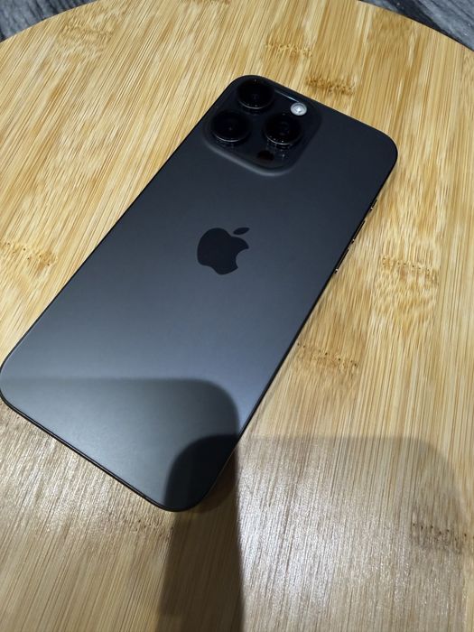 продам iphone 15 pro max в идеальном состоянии!