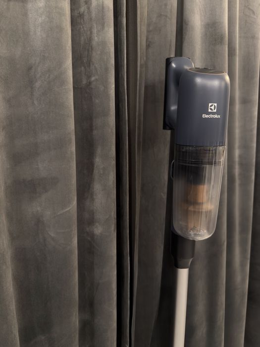 Aspirator Electrolux Hygienic 700 ( ca nou ) - pachet complet