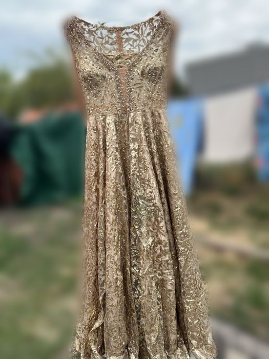 Рокля за продаване