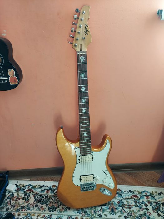 Электрогитара б/у