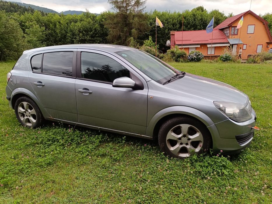 Vând Opel Astra h an 2006 are pompa de înaltă defecta in rest mașina nu are alte probleme. M-ai multe detalii la Nr telefon 0751660467