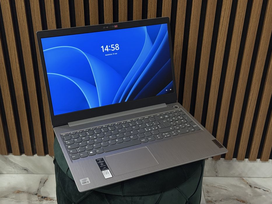 Lenovo IdeaPad 3, display- 15.6”, procesor i5 generația 10 , 8Gb Ram, 512Gb SSD, Windows 11, stare perfecta!