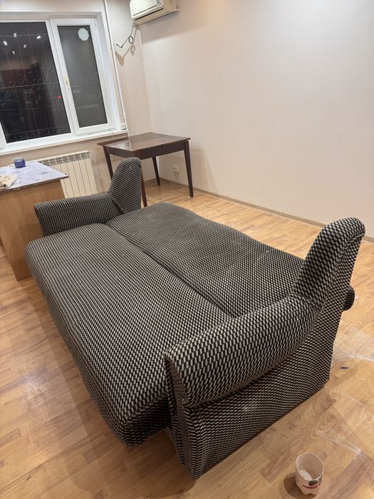 Отдам диван и стол бесплатно, самовывоз