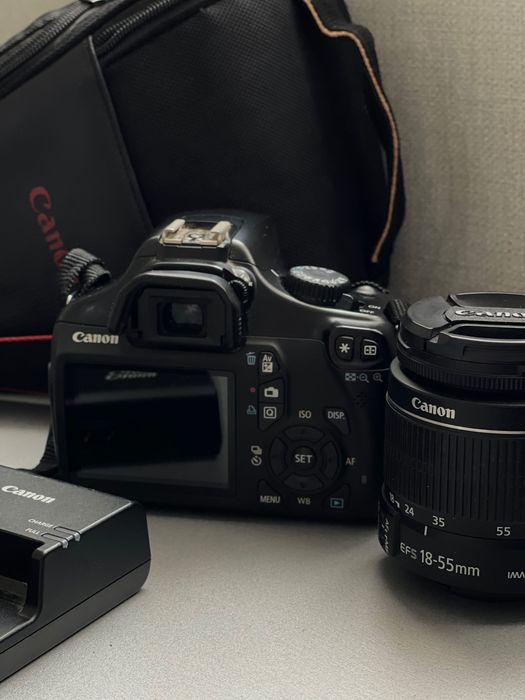 Зеркальный фотоаппарат Canon D1100