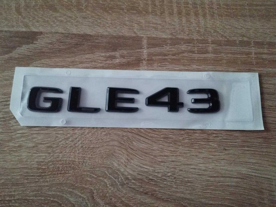 черен надпис Mercedes Benz GLE 43
